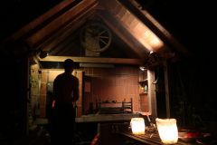 Grillhäuschen bei Nacht