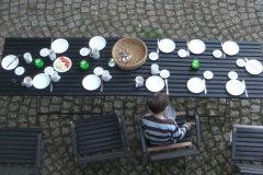 Tisch auf Terrasse