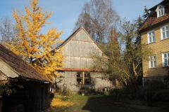 Hof im Herbst