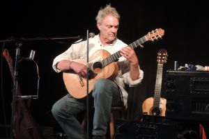 2015 Virouoses Gitarrrenspiel